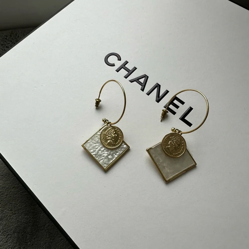 Earrings - Picture 5 of 6